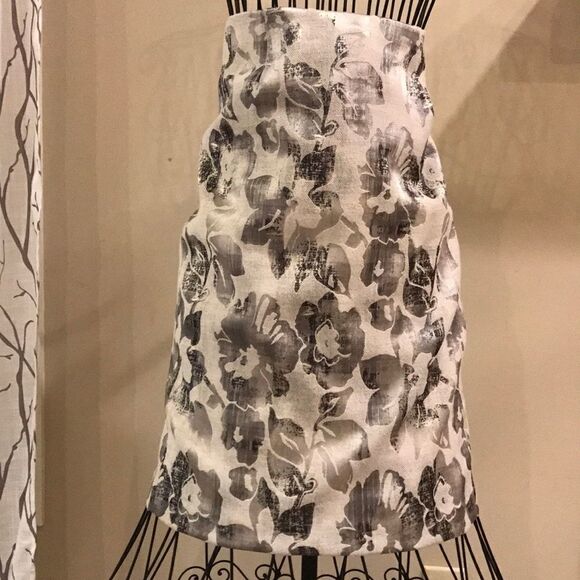 Worth Grey & Silver Floral Print Pencil Skirt - 4 - Picture 7 of 8